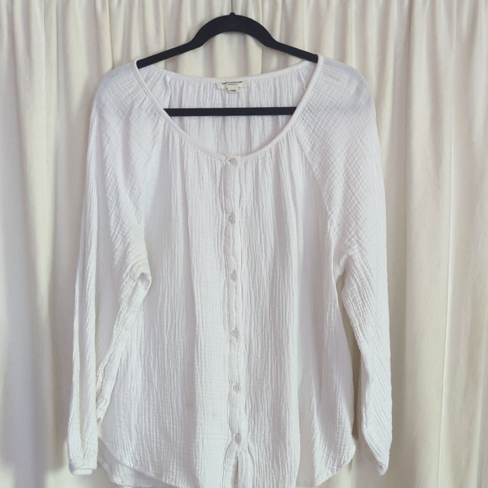 beachlunchlounge White Button-Down Shirt